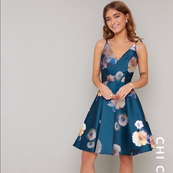CHI CHI LONDON Petite Bonnie Dress - Picture 1 of 5